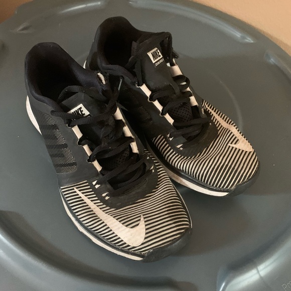 Nike | Shoes | Womens Nikes Black And 